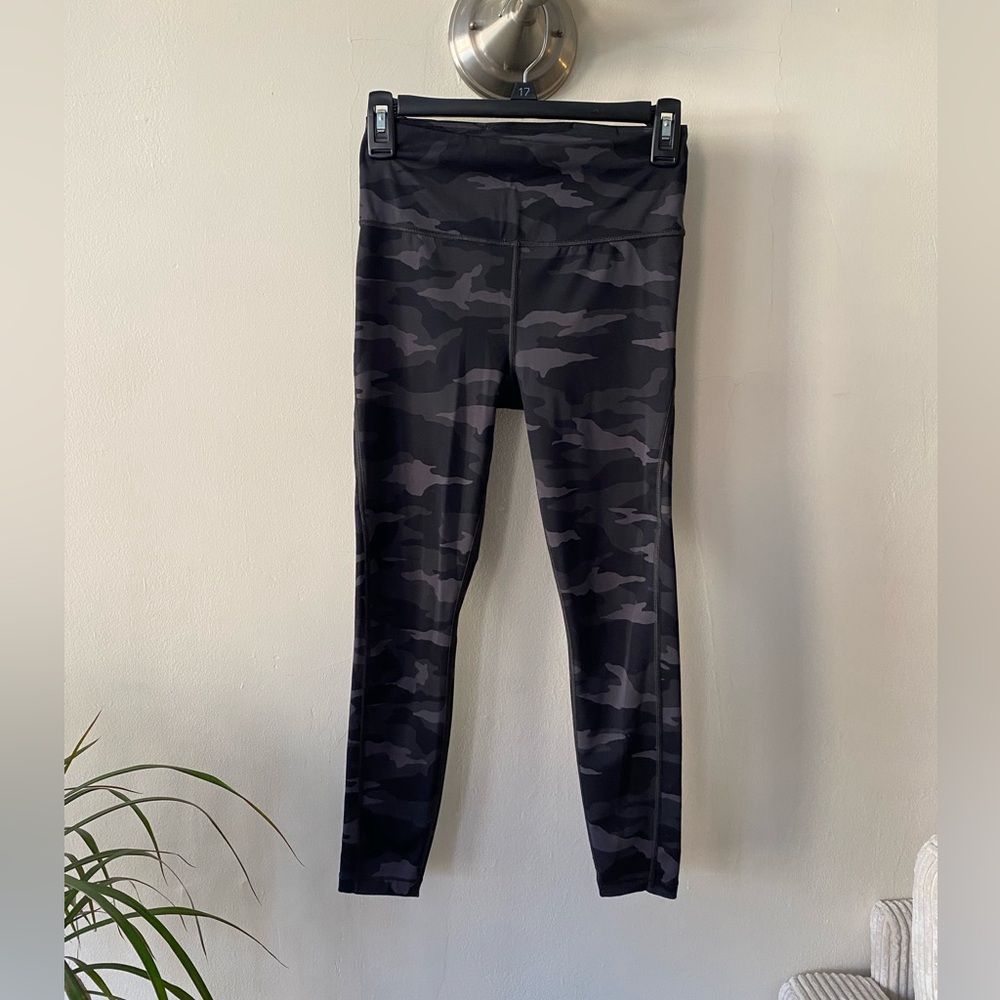 Athleta Navy Camouflage Leggings Size XS